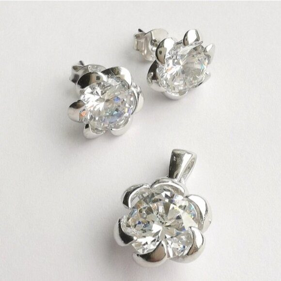 New sterling silver cz flower necklace earring set - Picture 1 of 9